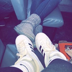 High top Adidas All Stars 5.5 fits a 7 7/12 women